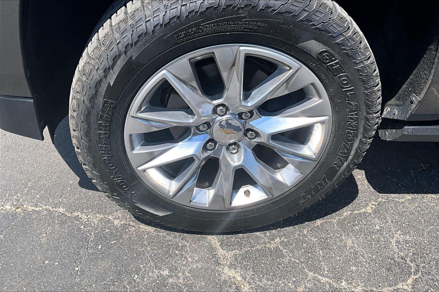 Used 2021 Chevrolet Suburban Premier with VIN 1GNSKFKT4MR354979 for sale in Kansas City