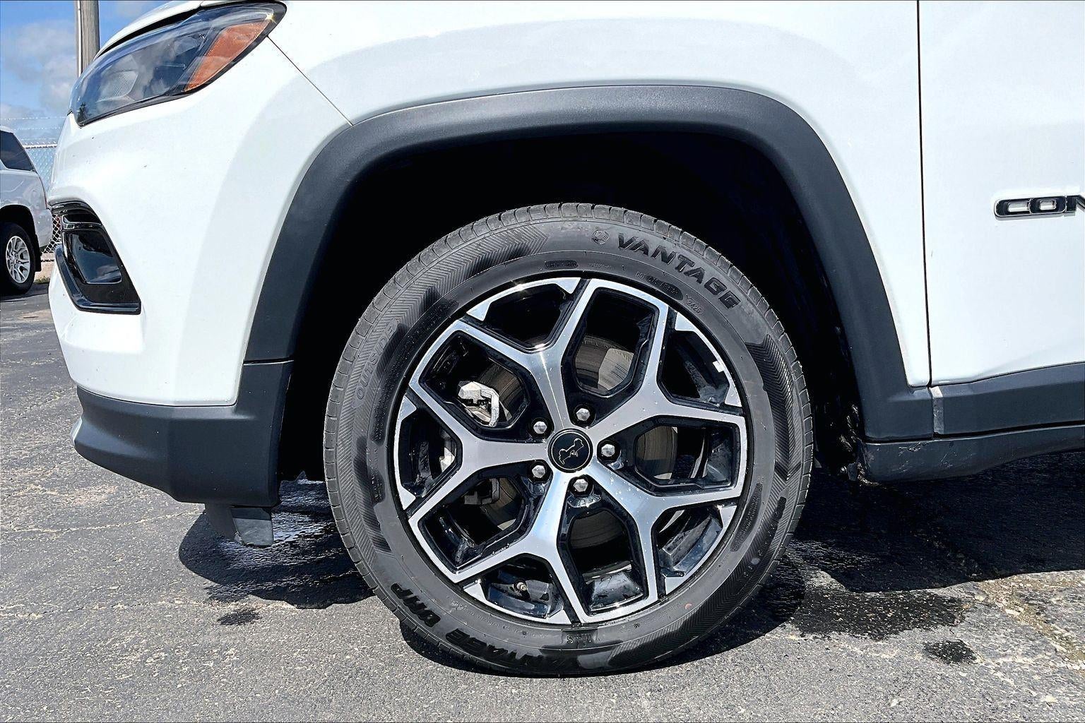 Used 2025 Jeep Compass Limited with VIN 3C4NJDCN8ST509728 for sale in Kansas City