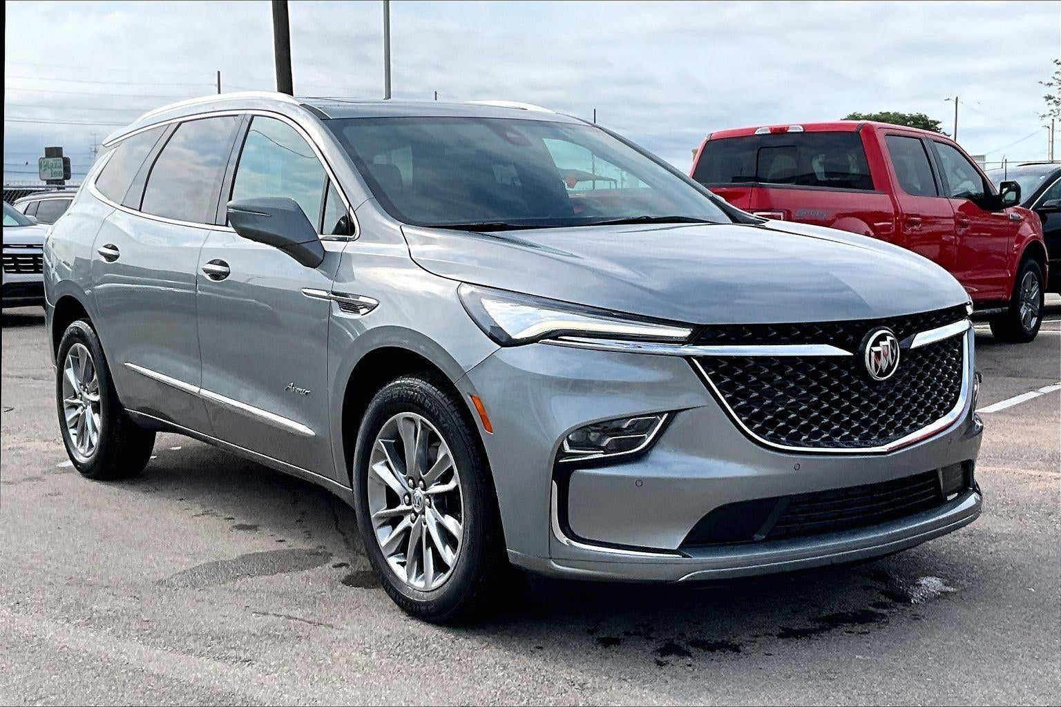 2024 Buick Enclave Avenir AWD's photo