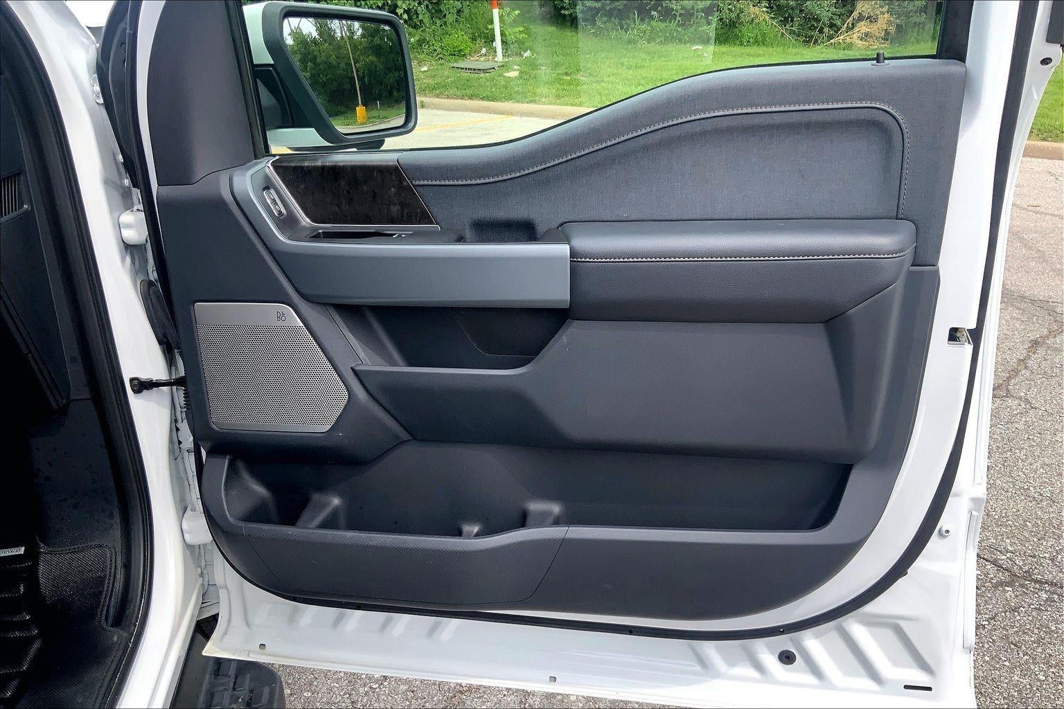 2022 Ford F-150 Lightning Lariat