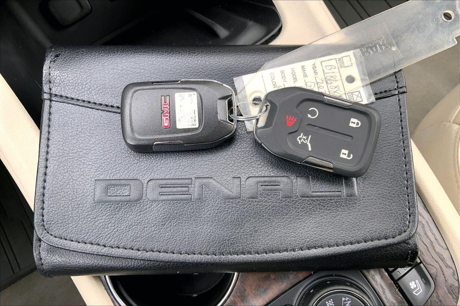 2023 GMC Acadia Denali