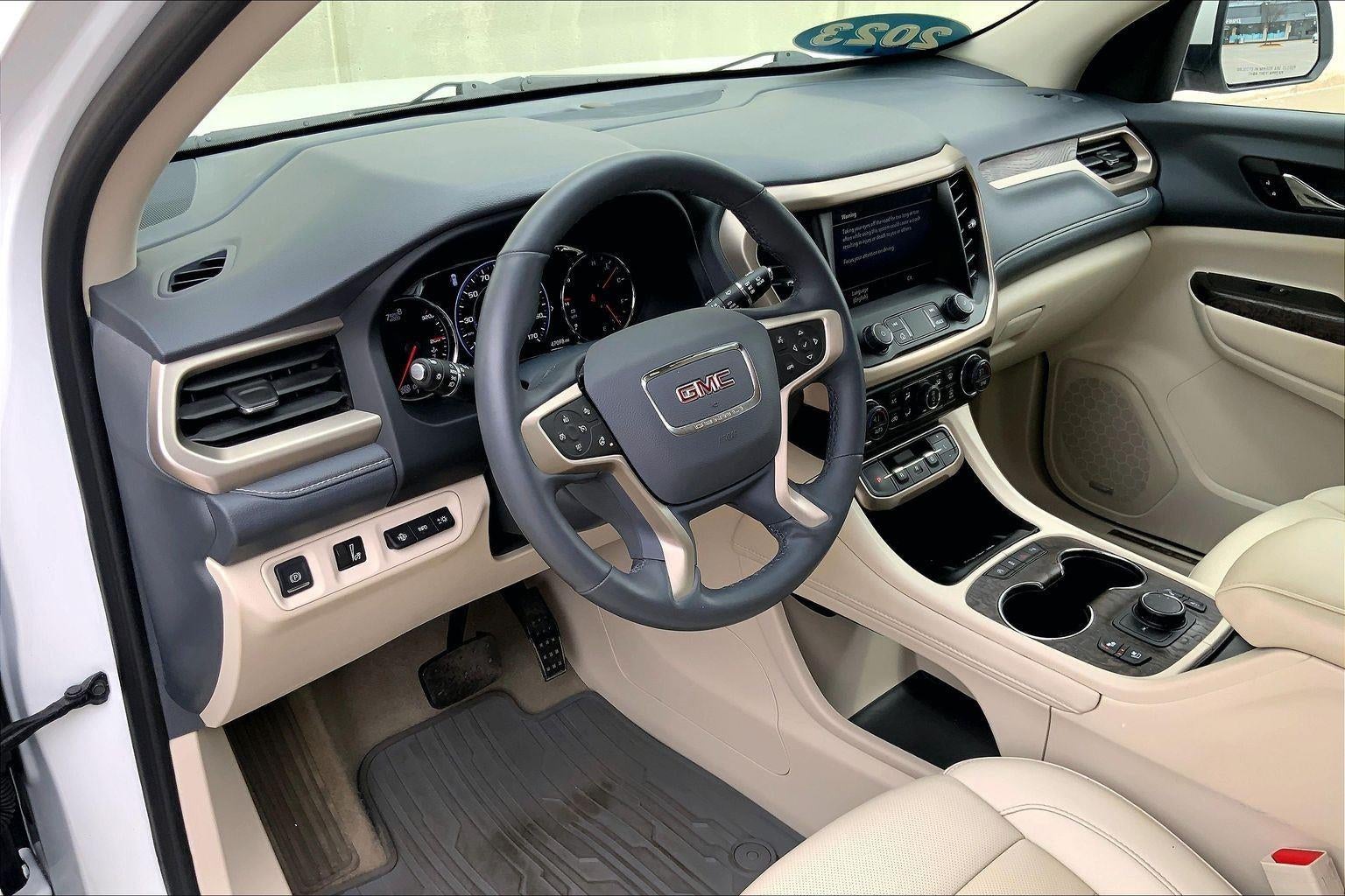 2023 GMC Acadia Denali