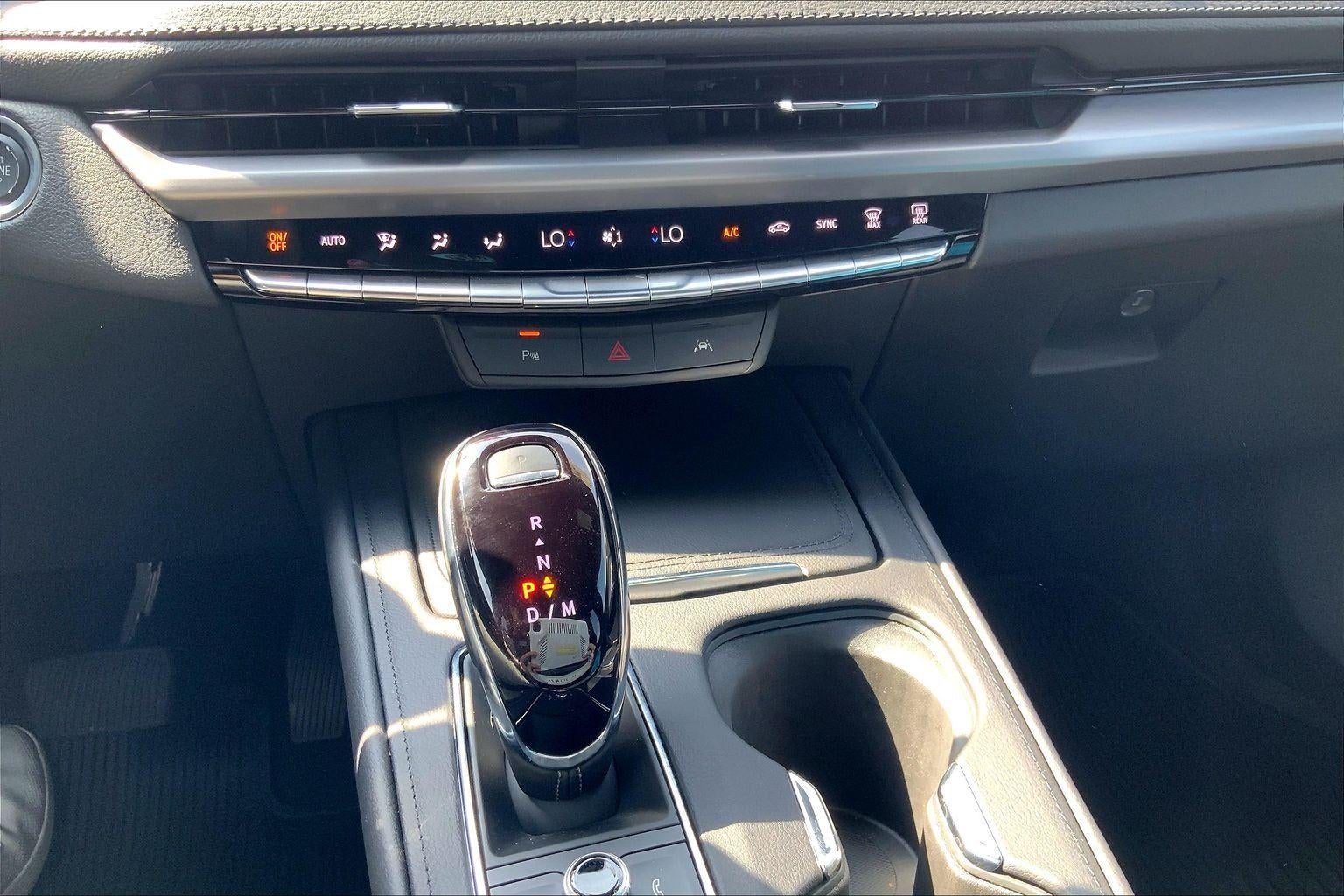 2024 Cadillac XT4 Premium Luxury