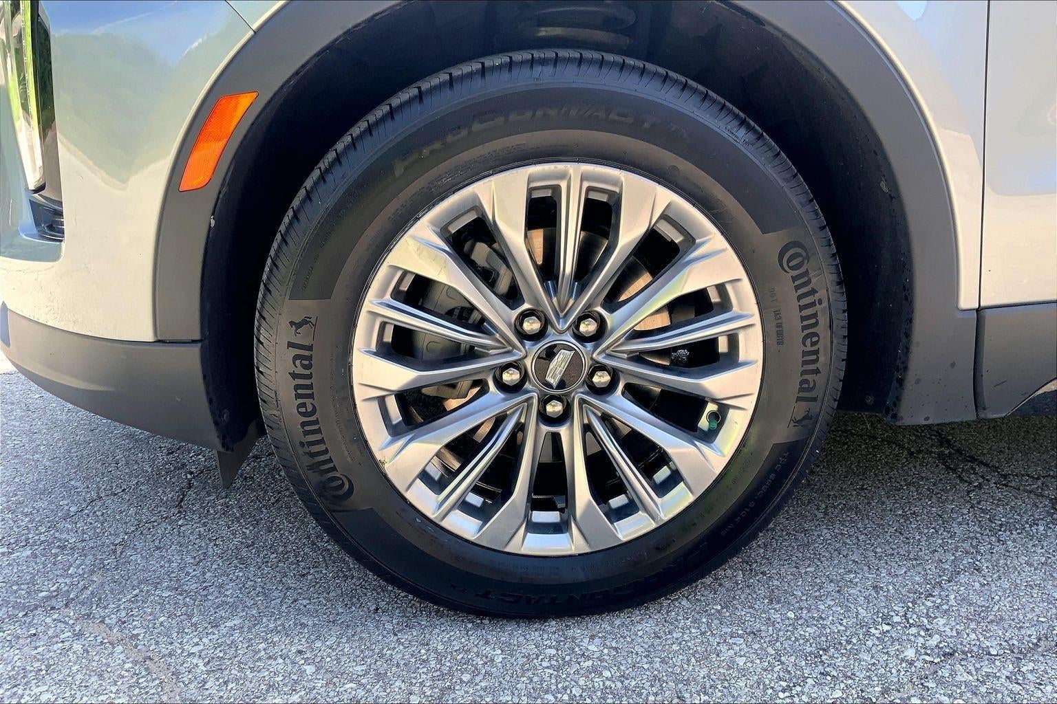 2025 Cadillac XT4 Premium Luxury