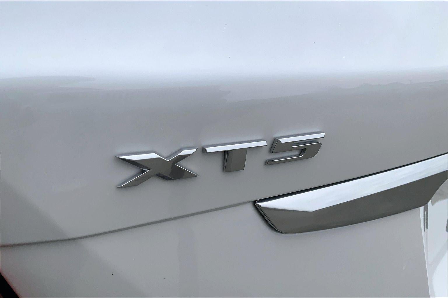 2025 Cadillac XT5 Luxury