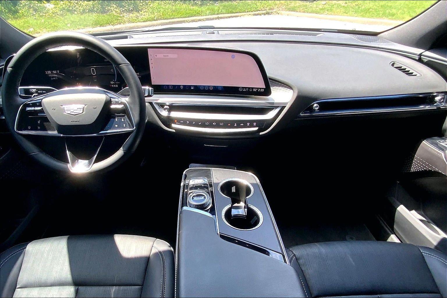 2024 Cadillac LYRIQ Luxury 1