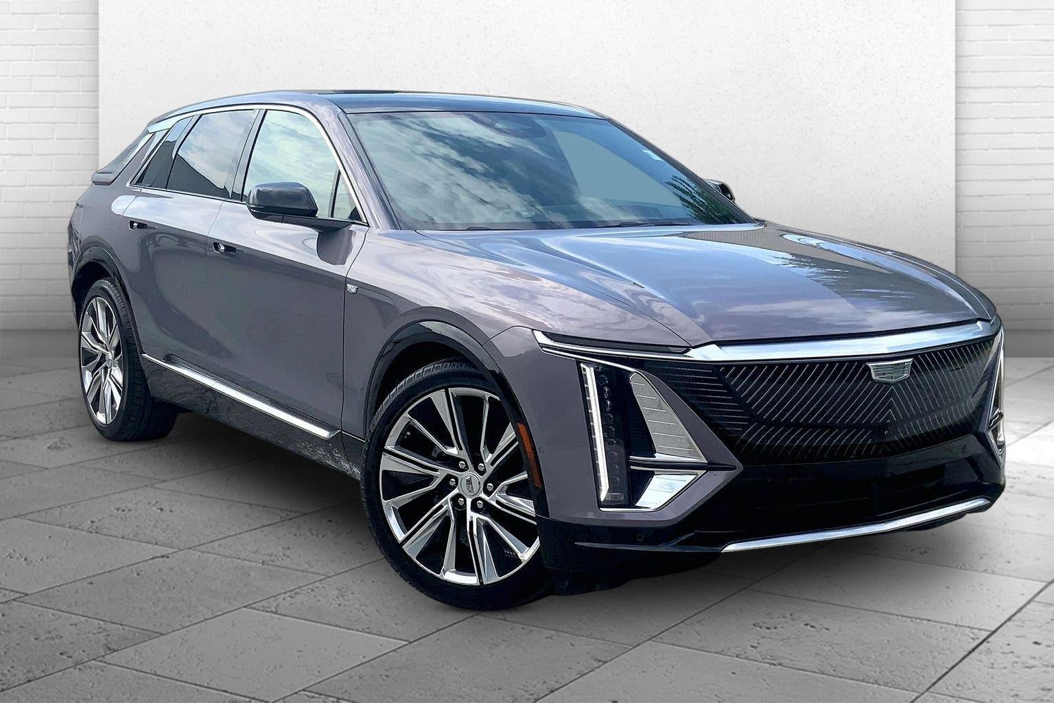 2025 Cadillac LYRIQ Luxury 3