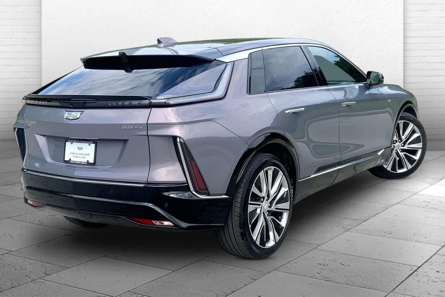 2025 Cadillac LYRIQ Luxury 3