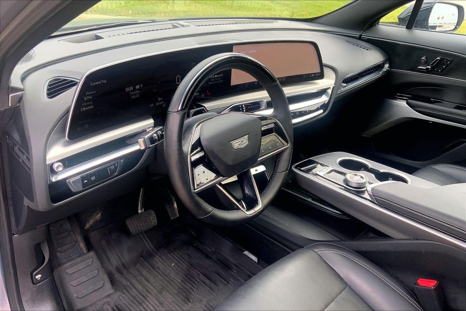 2025 Cadillac LYRIQ Luxury 3
