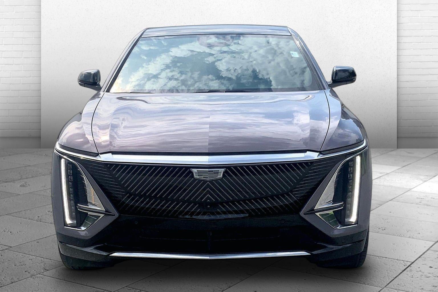 2025 Cadillac LYRIQ Luxury 3