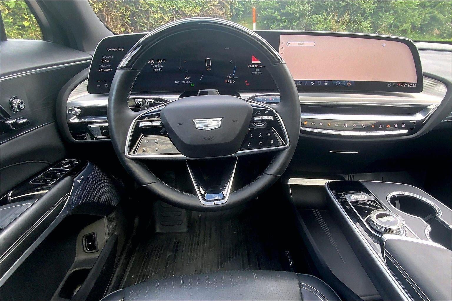 2025 Cadillac LYRIQ Luxury 3
