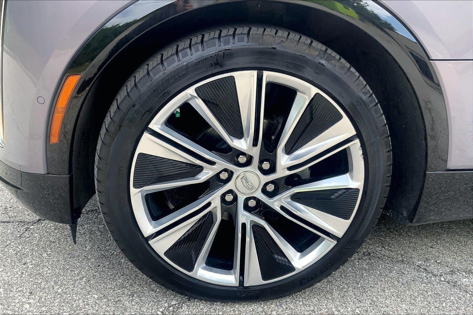 2025 Cadillac LYRIQ Luxury 3
