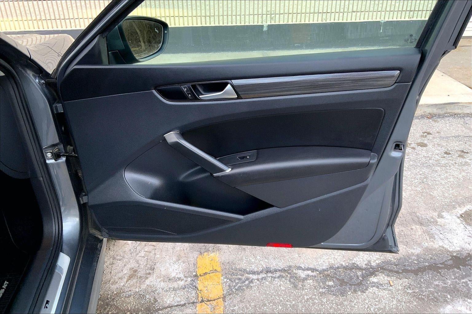 2020 Volkswagen Passat 2.0T R-Line