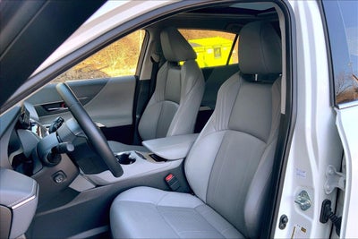 2023 Toyota Venza LE