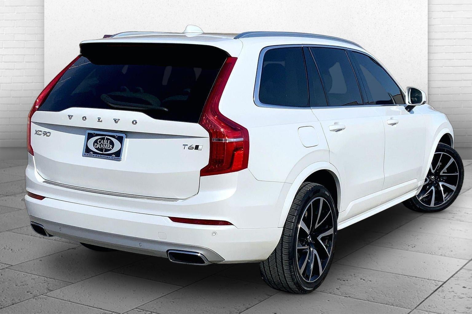 2021 Volvo XC90 Momentum