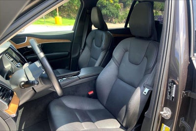 2024 Volvo XC90 Plus Bright Theme