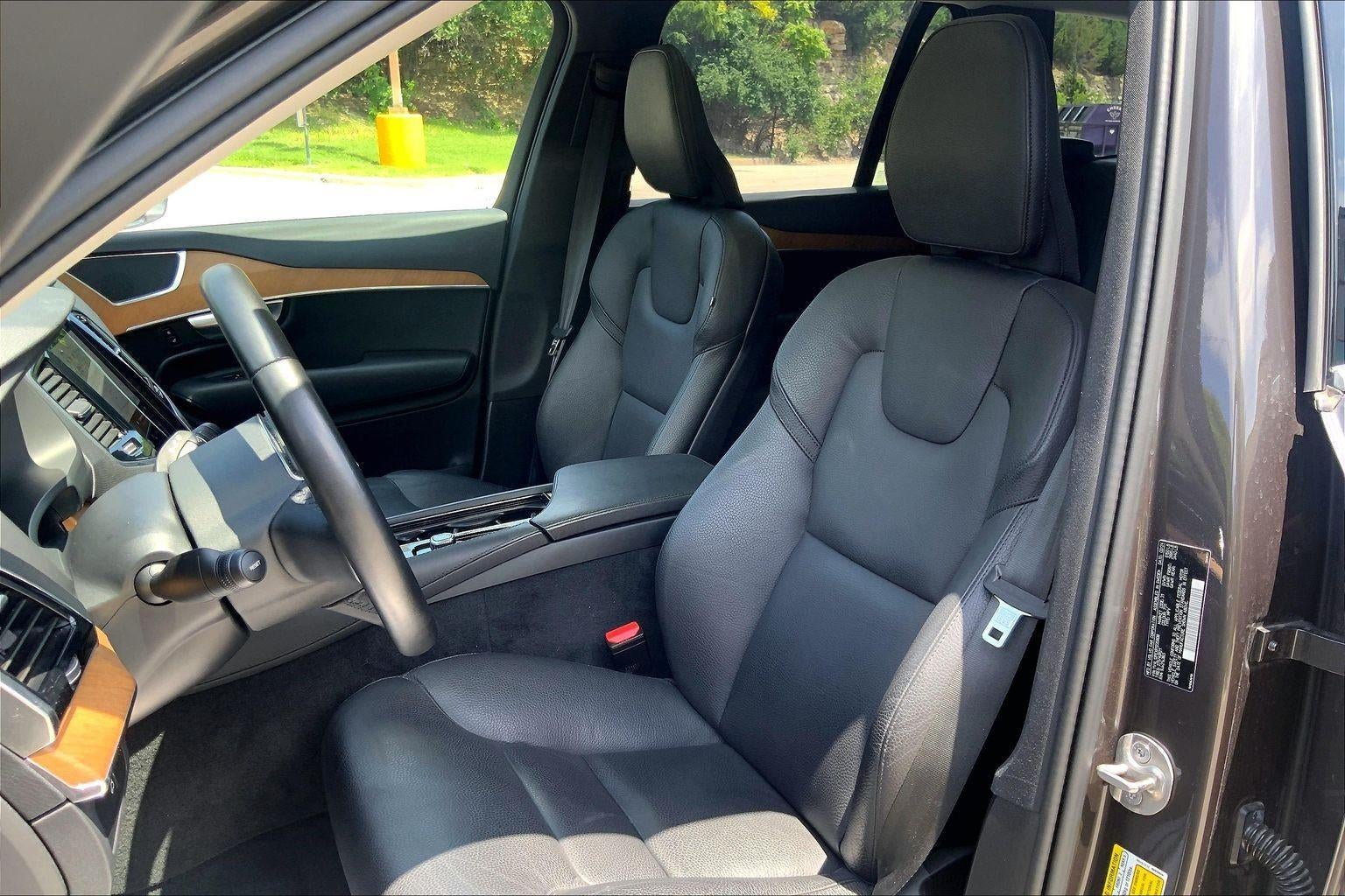 2024 Volvo XC90 Plus Bright Theme