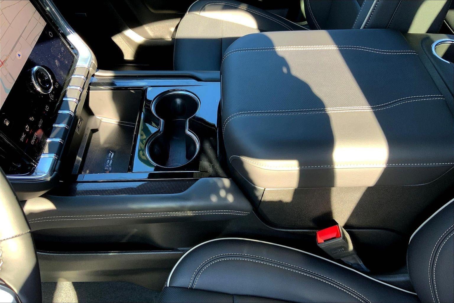 2025 GMC Yukon Elevation