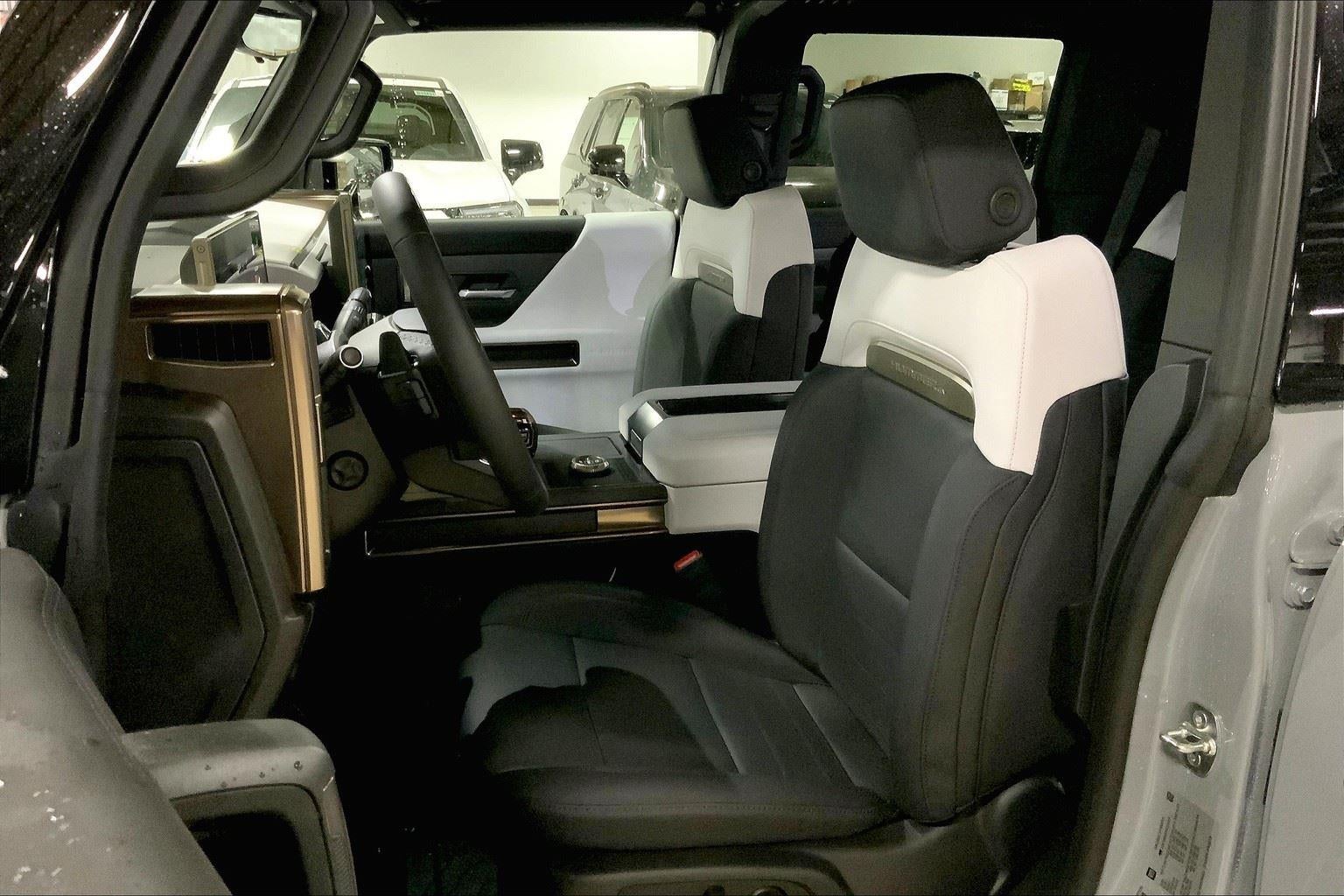 2025 GMC HUMMER EV SUV 2X