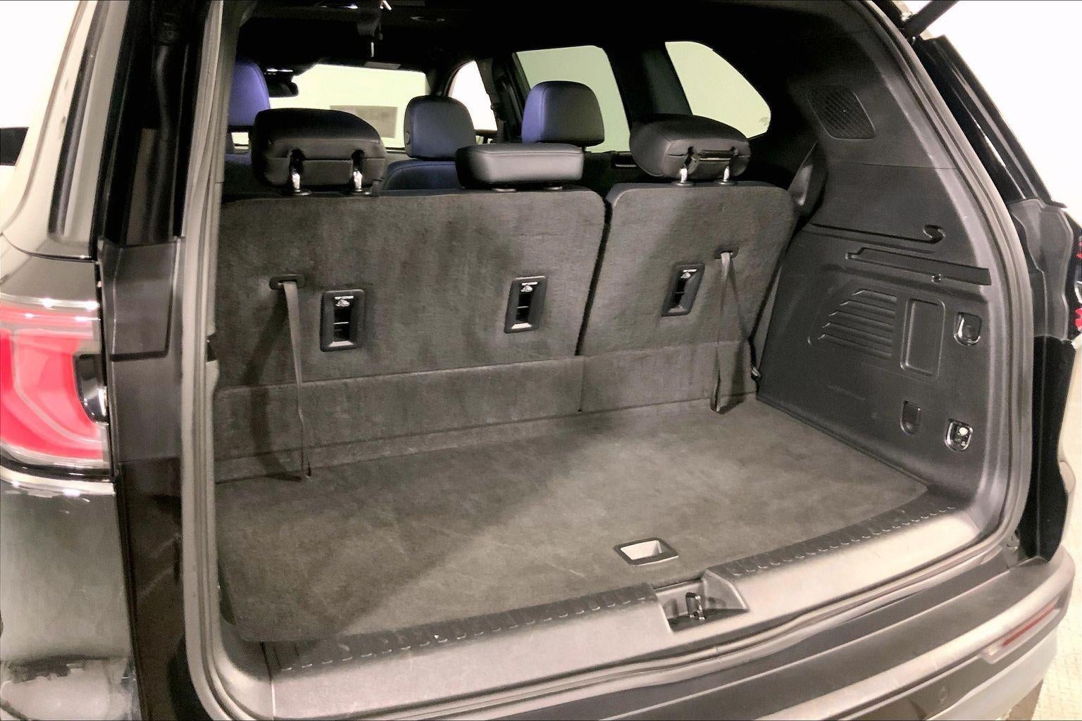 2024 GMC Acadia Elevation