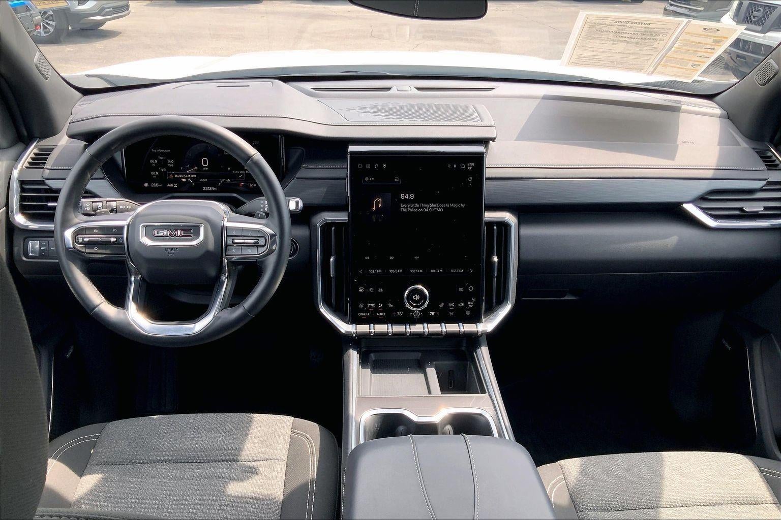 2025 GMC Acadia Elevation