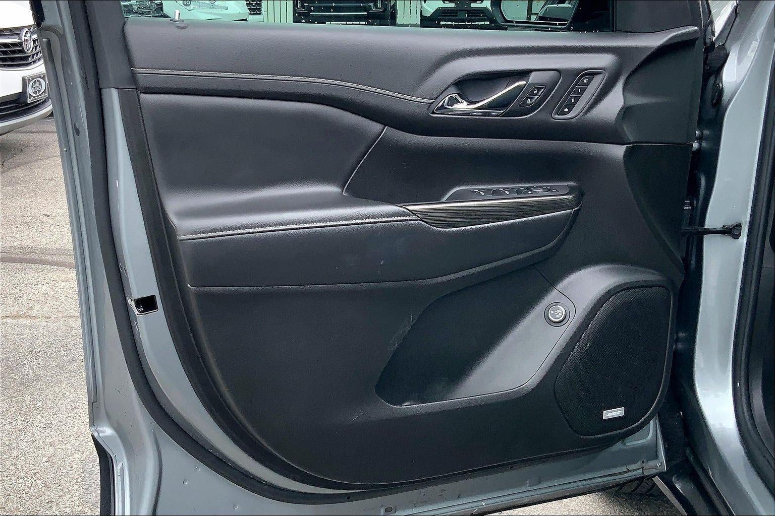 2023 GMC Acadia SLT