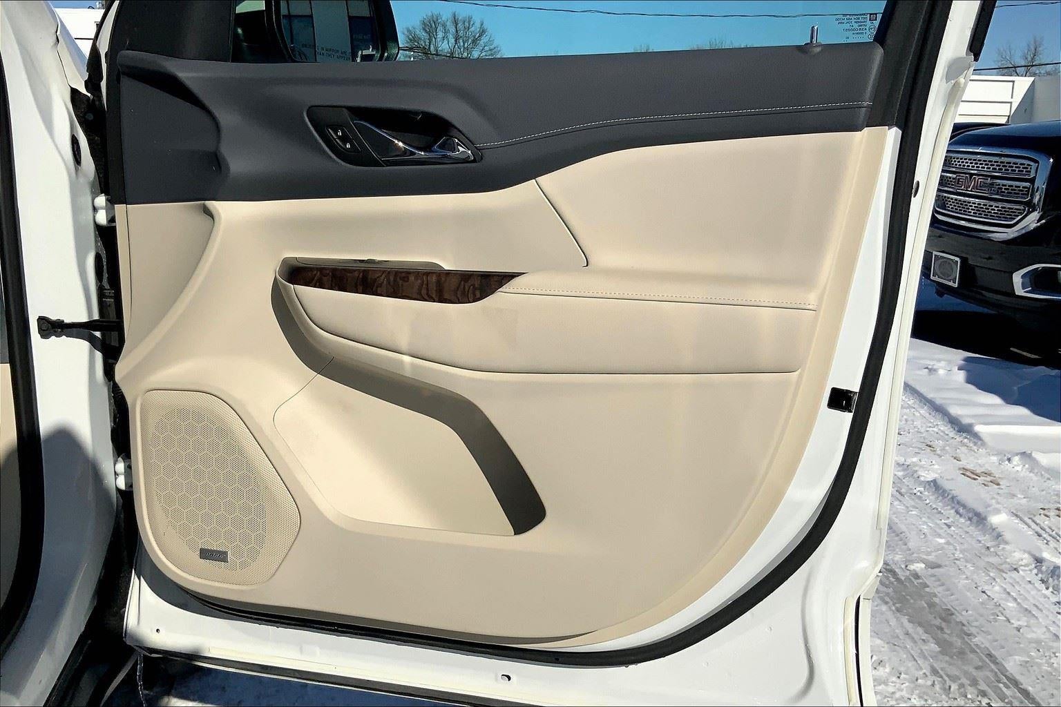 2020 GMC Acadia Denali