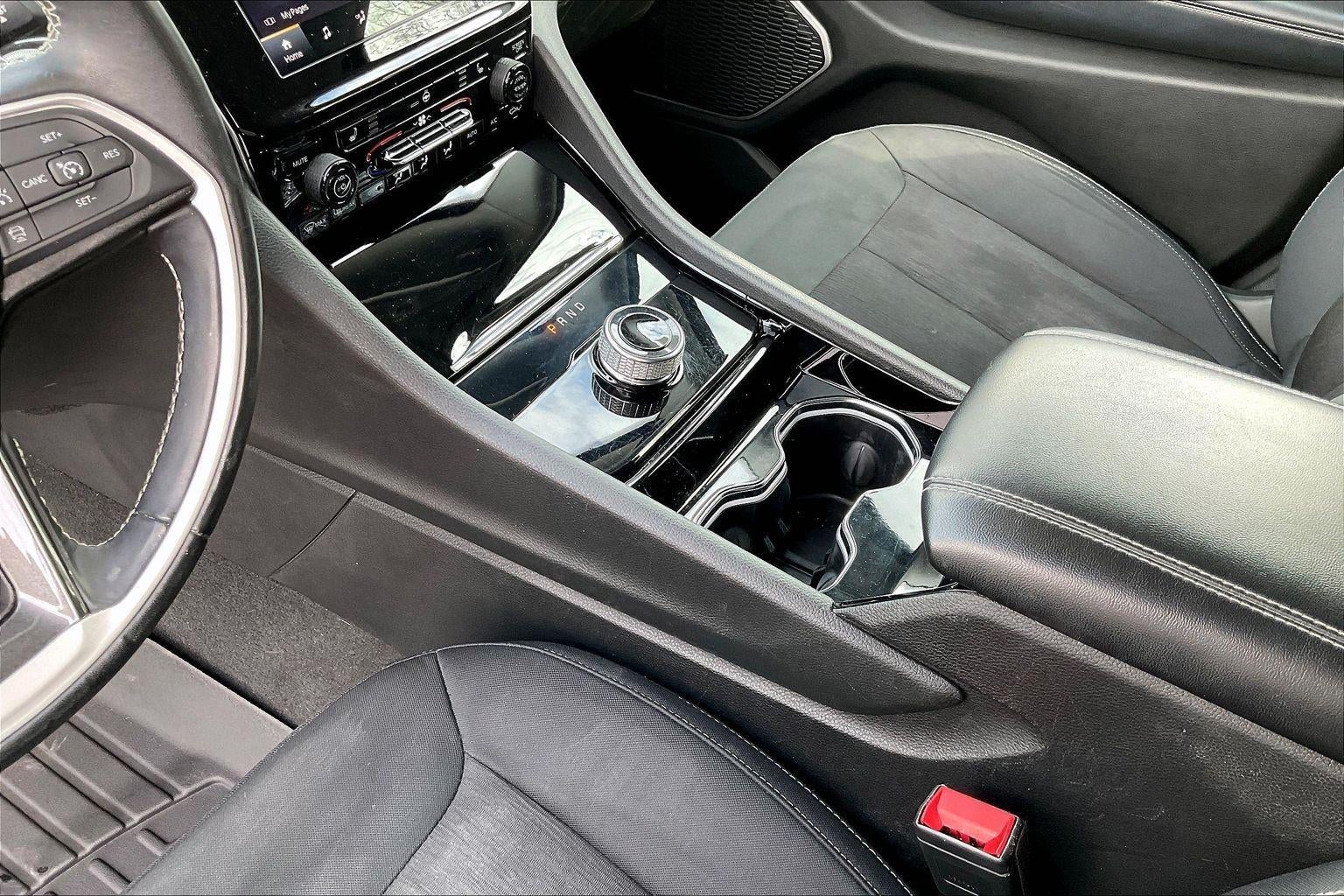 2022 Jeep Grand Cherokee L Laredo