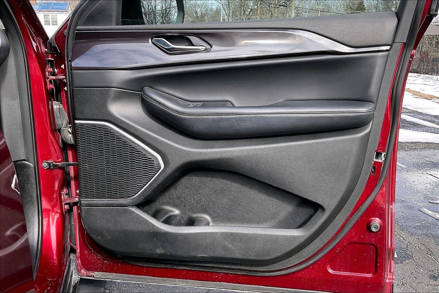 2022 Jeep Grand Cherokee L Laredo