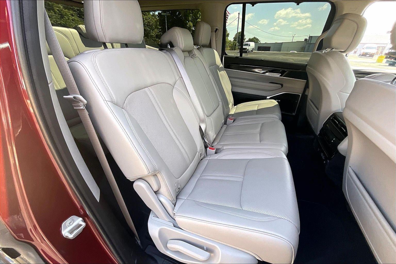 2024 Jeep Wagoneer 4DR 4WD