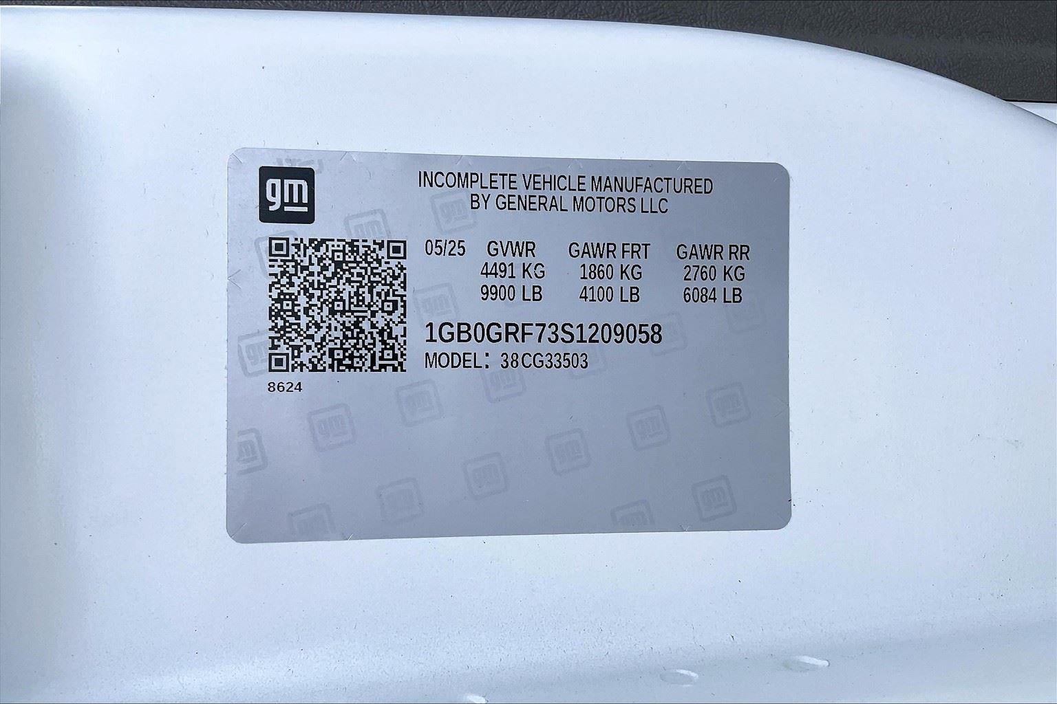 2025 Chevrolet Express Cutaway 3500 1WT