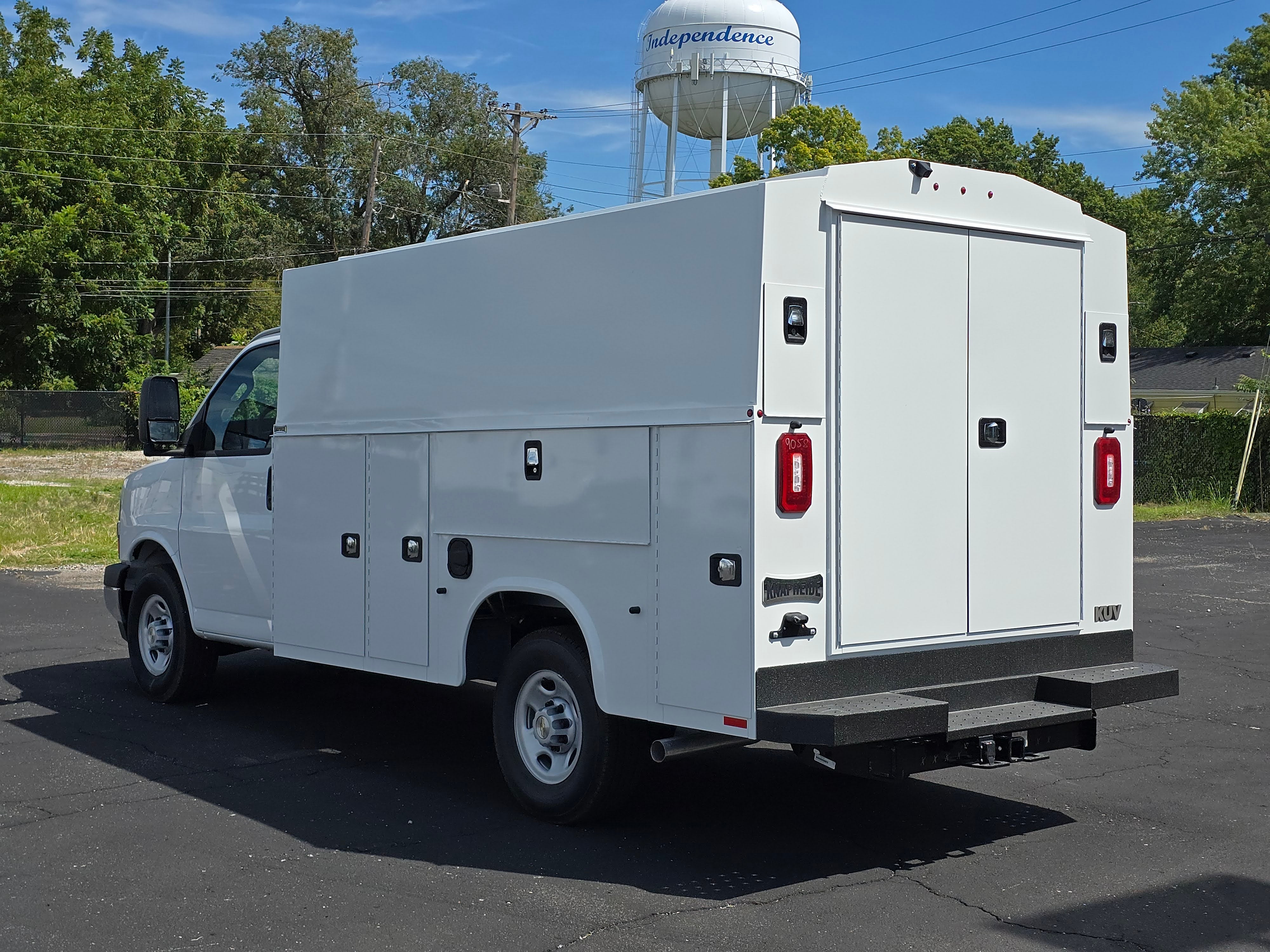 2025 Chevrolet Express Cutaway 3500 1WT