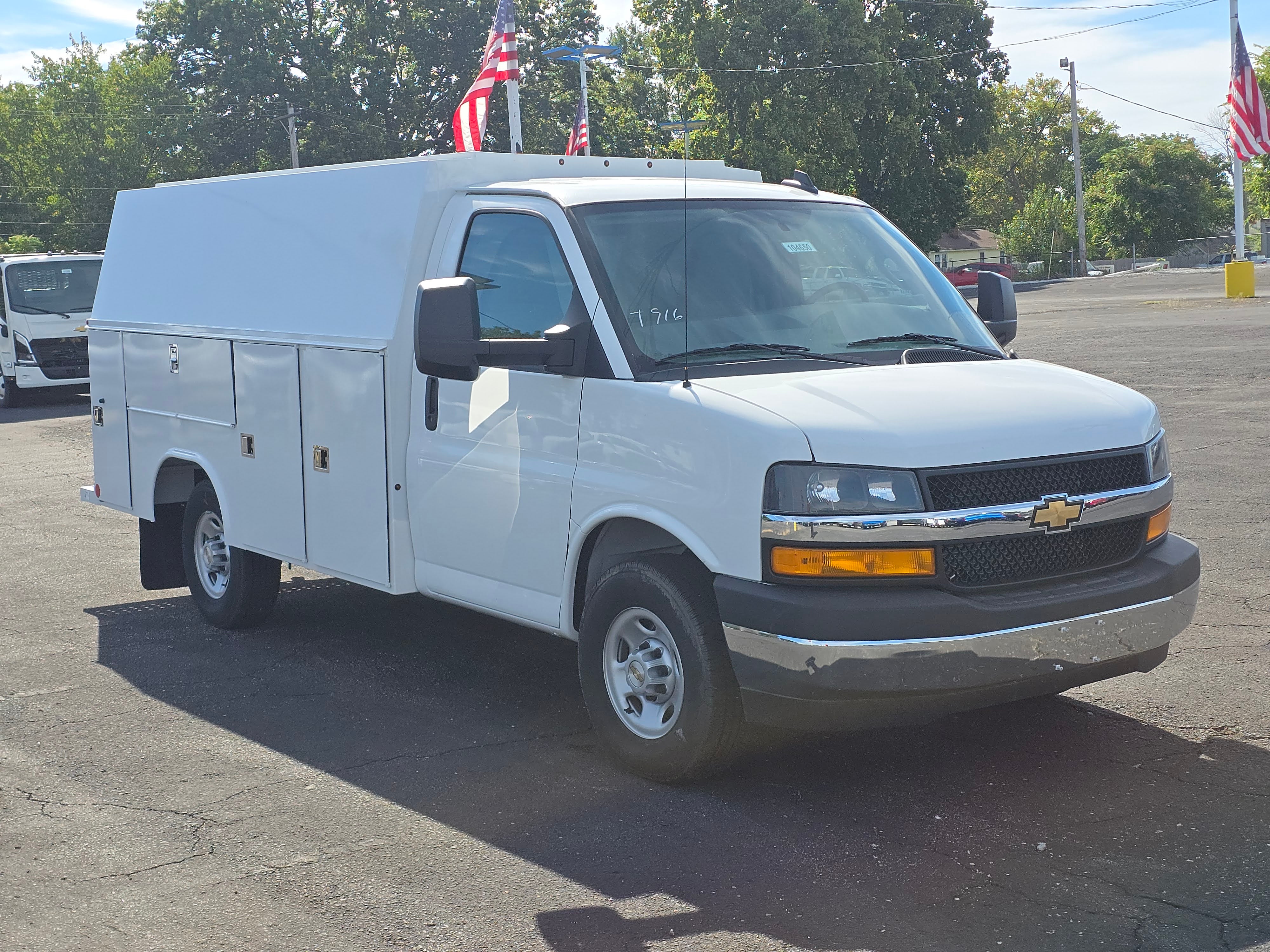 2025 Chevrolet Express Cutaway 3500 1WT