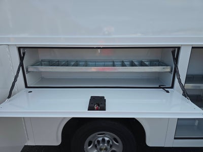 2025 Chevrolet Express Cutaway 3500 1WT