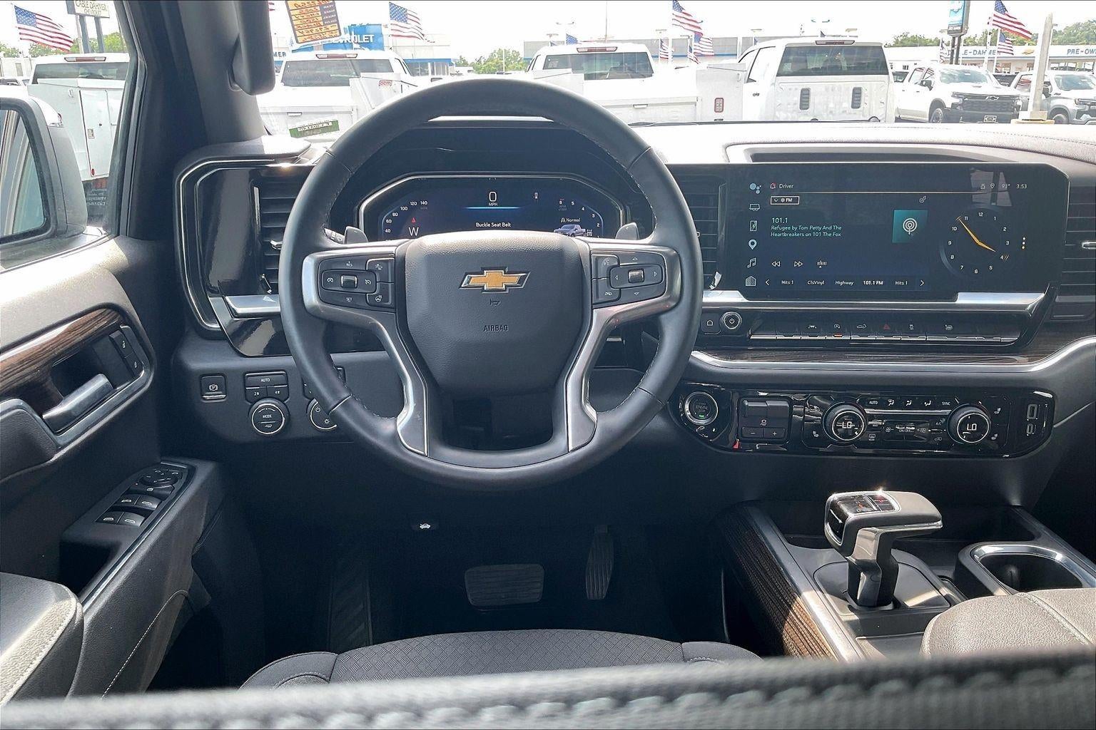 2025 Chevrolet Silverado 1500 LT