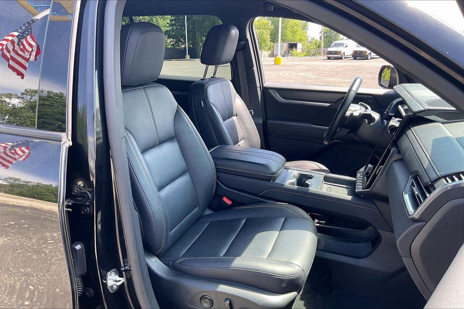 2024 GMC Acadia Elevation
