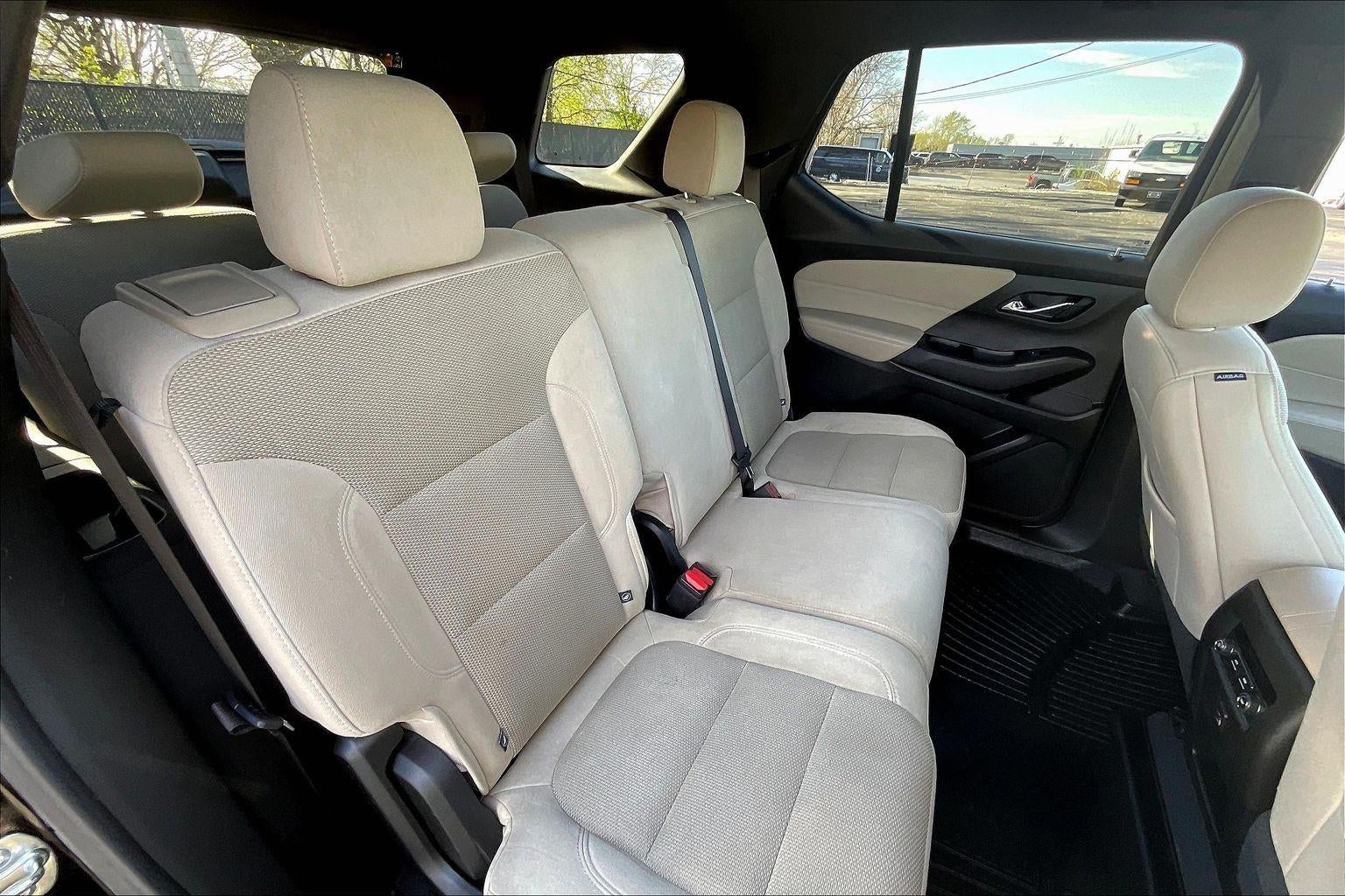 2023 Chevrolet Traverse LS