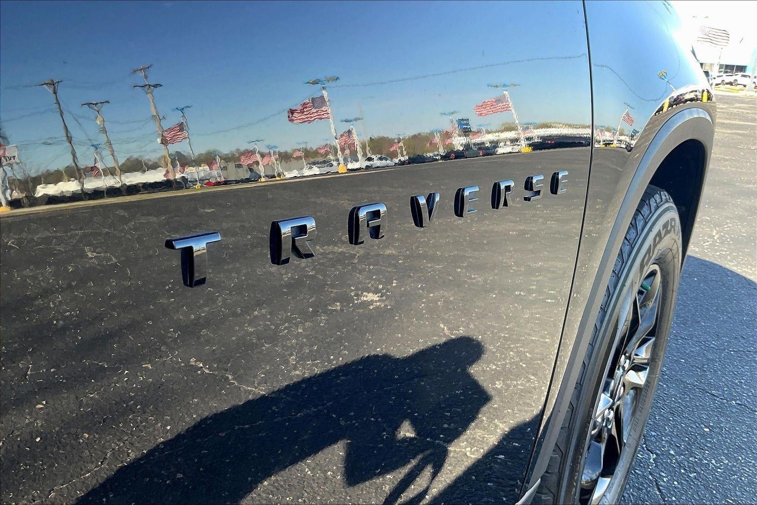 2023 Chevrolet Traverse LS