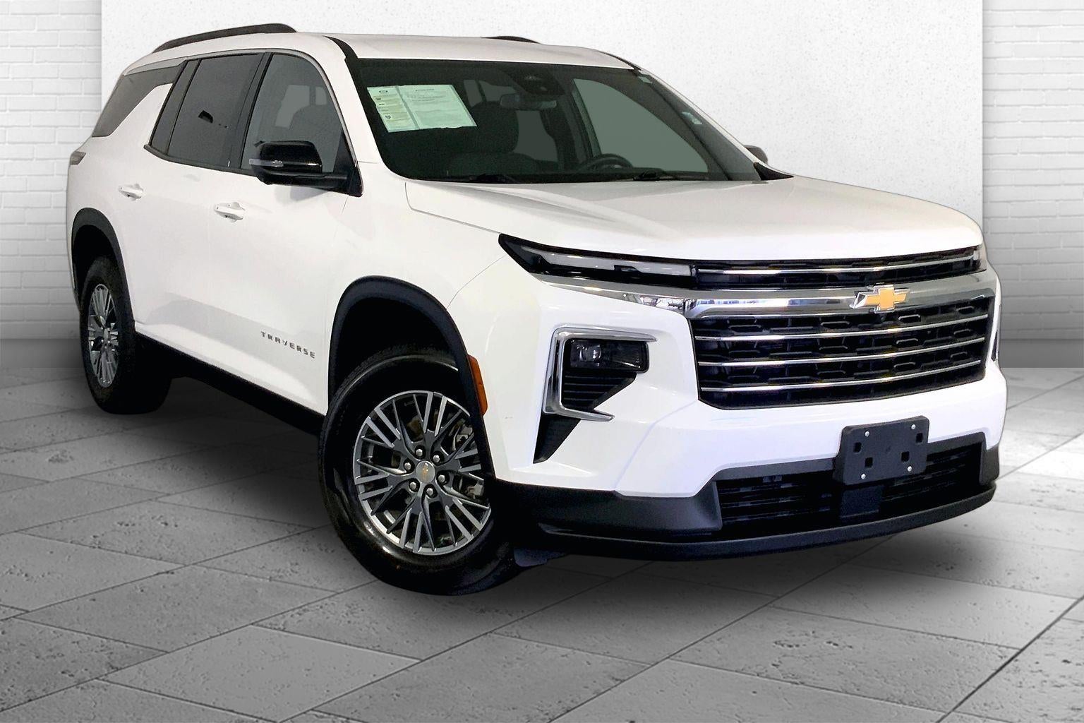 2024 Chevrolet Traverse LT