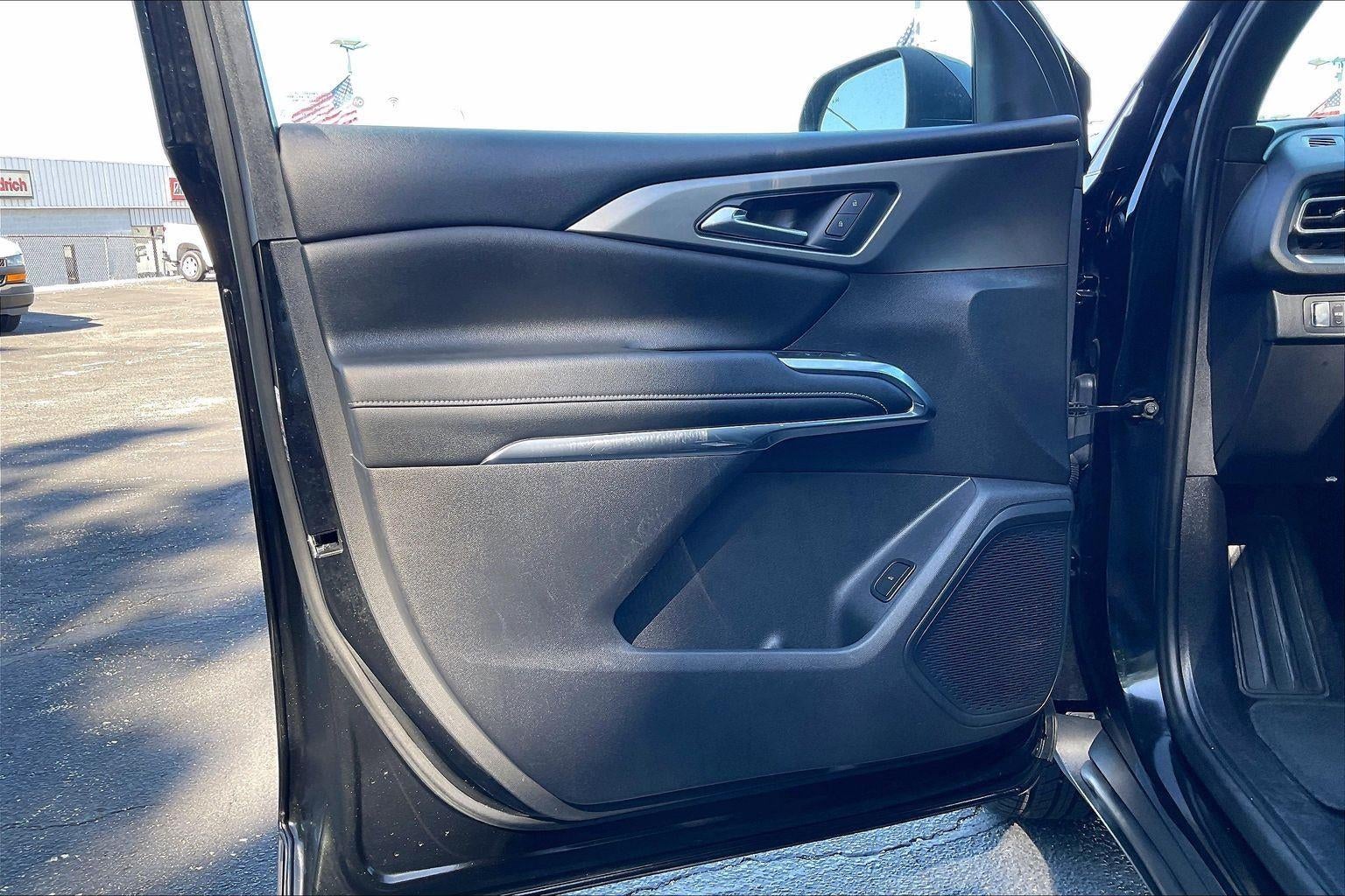 2024 Chevrolet Traverse LT