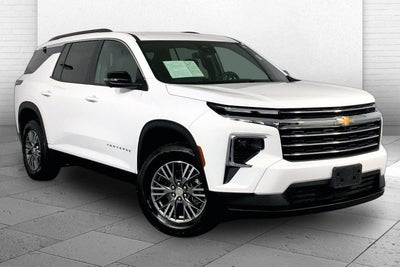 2024 Chevrolet Traverse LT