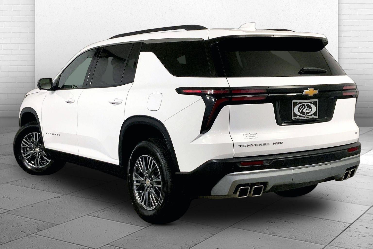 2024 Chevrolet Traverse LT