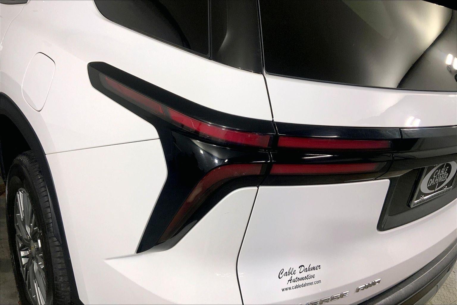 2024 Chevrolet Traverse LT