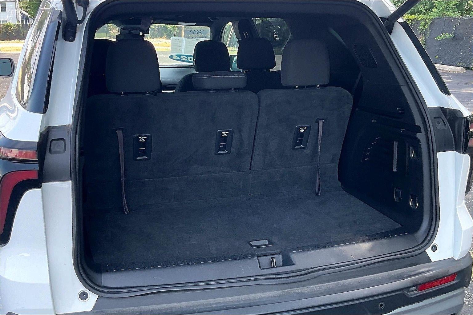 2024 Chevrolet Traverse LT