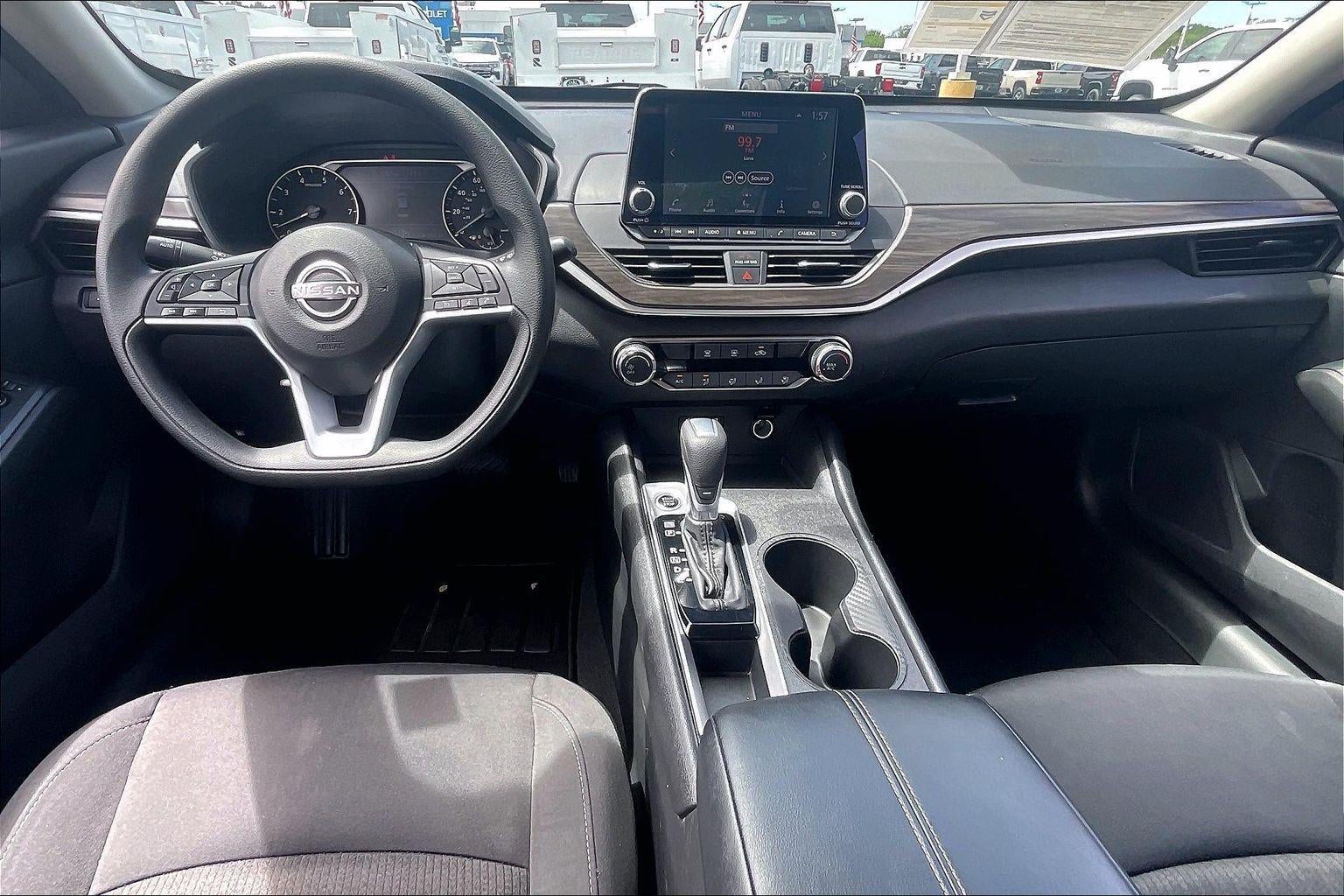 2025 Nissan Altima SV