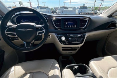 2021 Chrysler Voyager LXI
