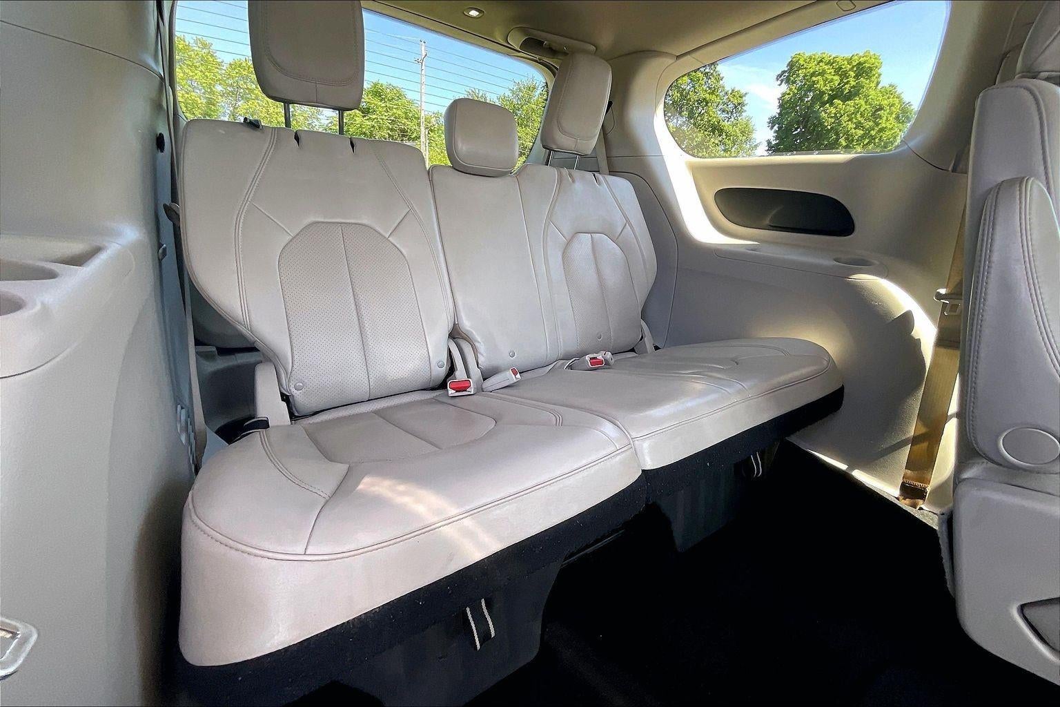 2021 Chrysler Voyager LXI