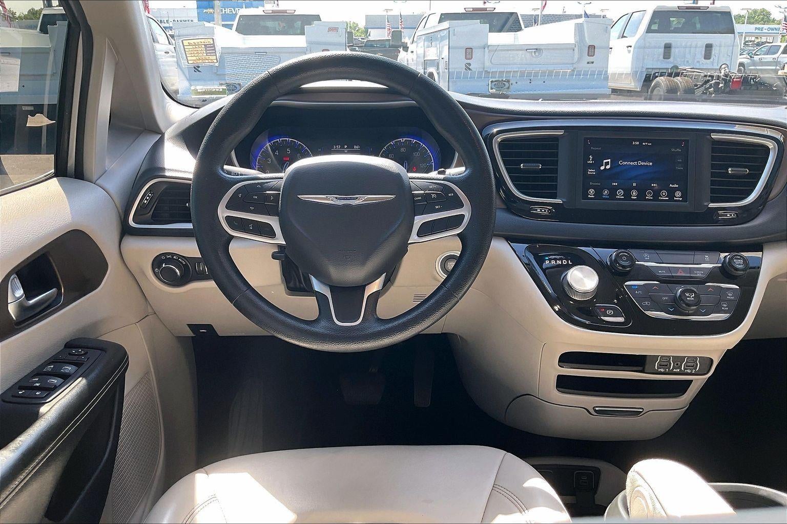 2021 Chrysler Voyager LXI