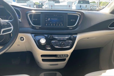 2021 Chrysler Voyager LXI