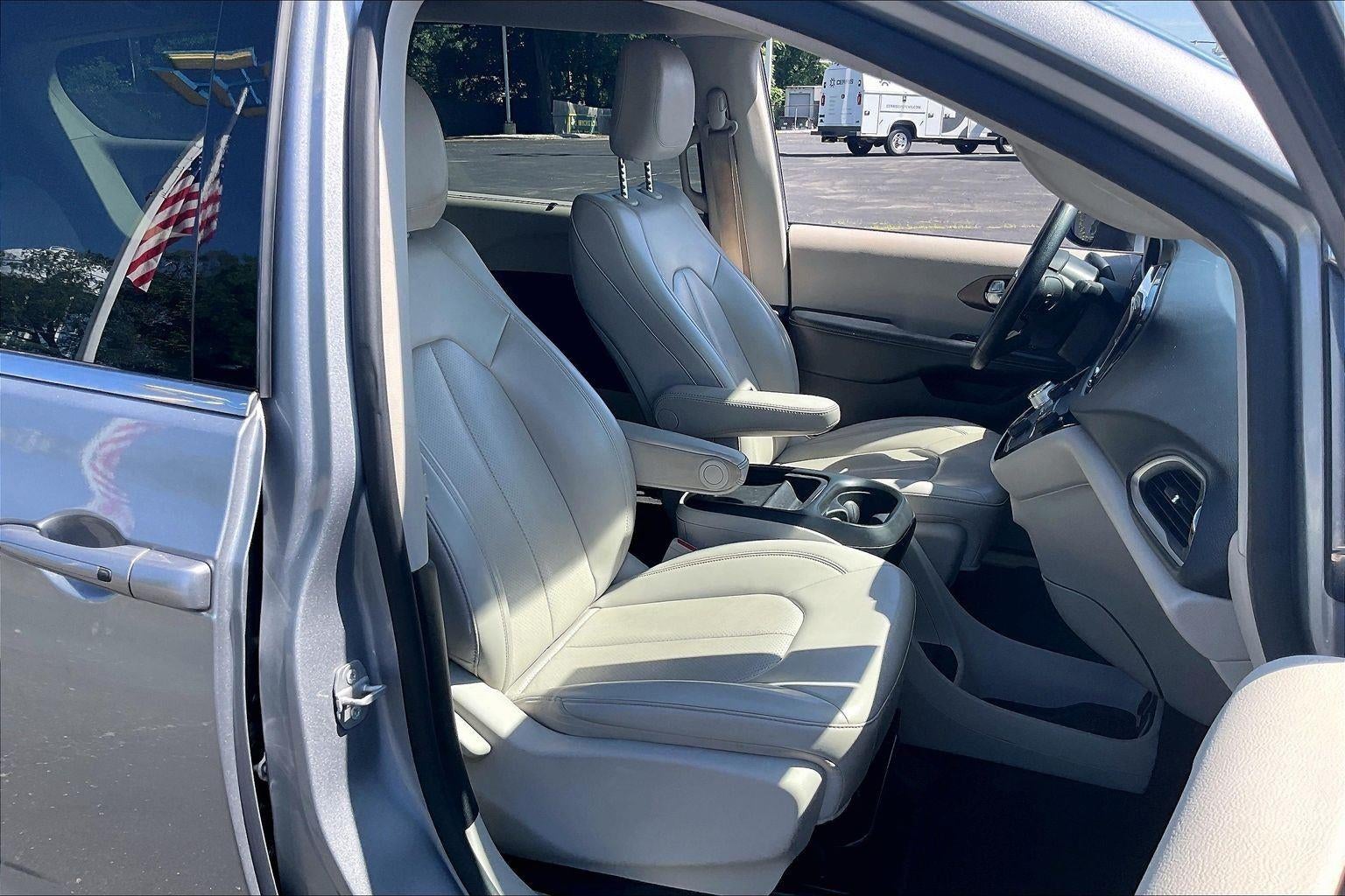 2021 Chrysler Voyager LXI